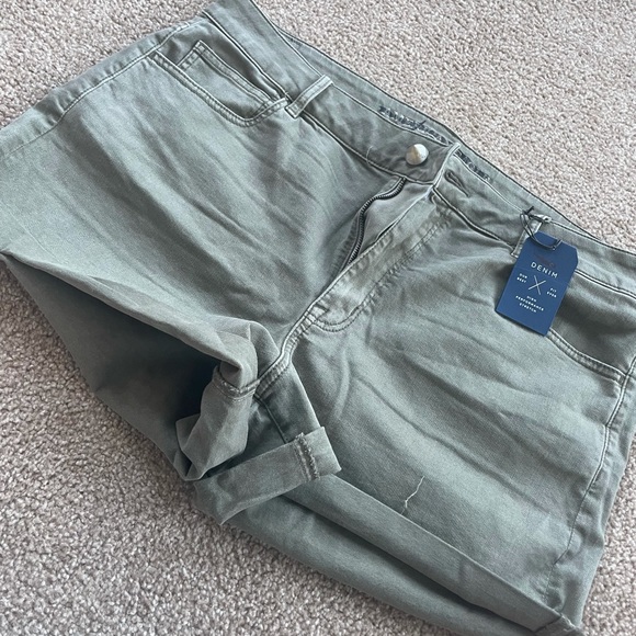 BRAND NEW AMERICAN EAGLE SHORTS - Picture 1 of 3